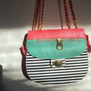 Retro purse with gold chain strap